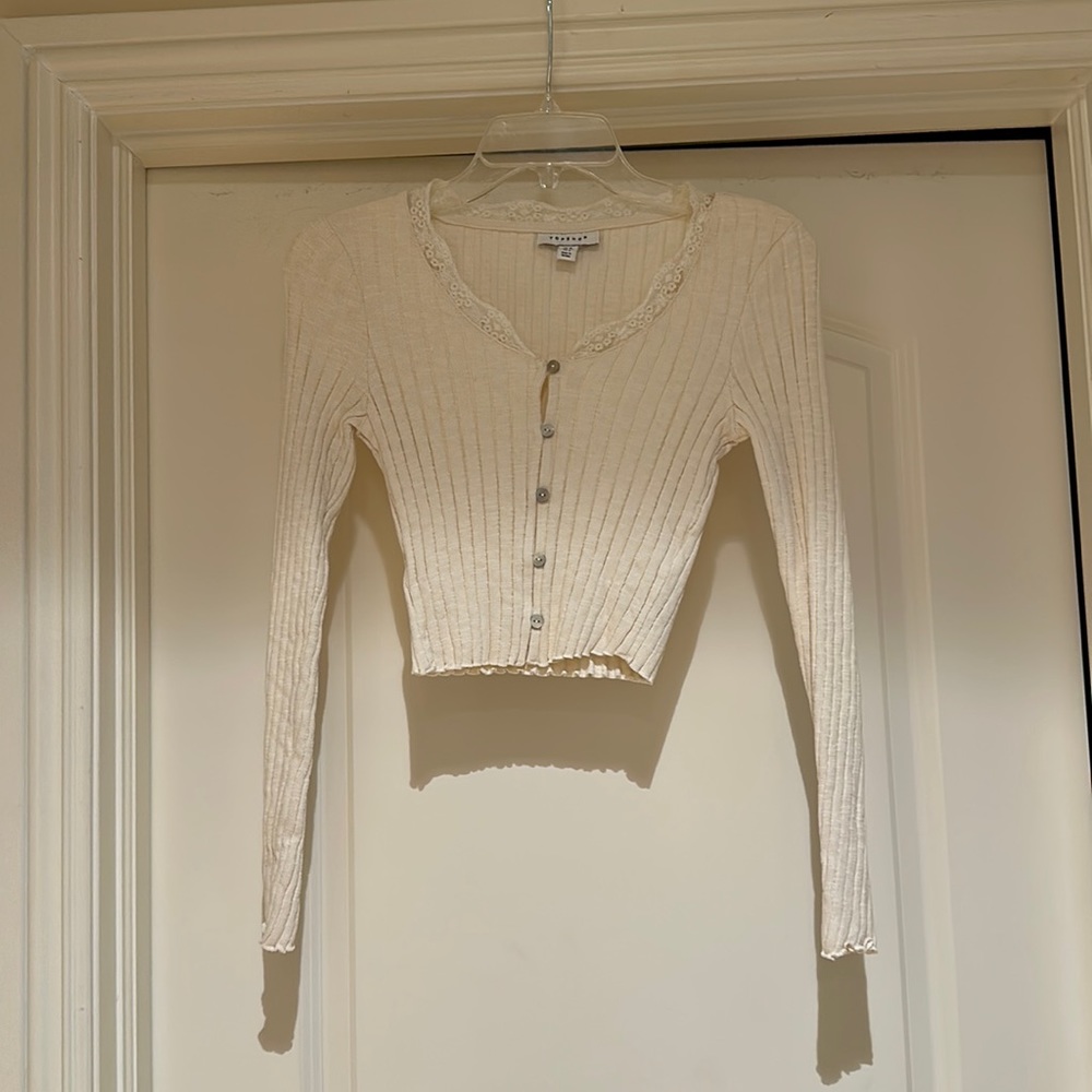 BNWOT!! Topshop long sleeve button down cropped sweater